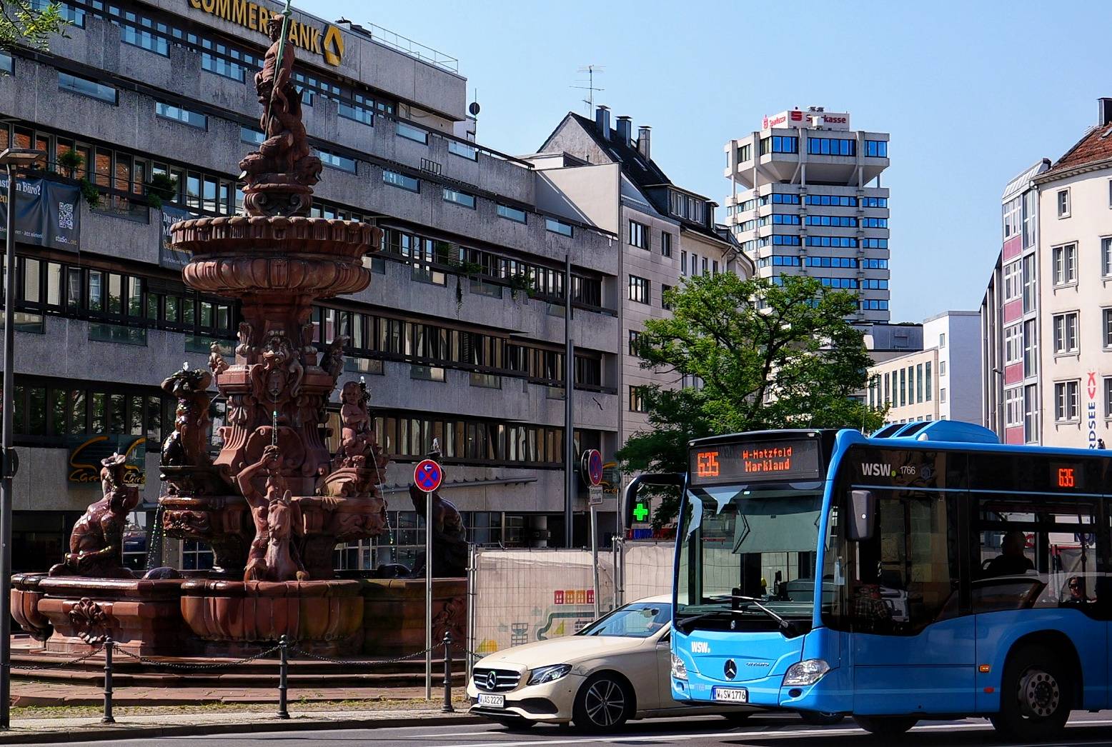  Bus am Elberfelder Neumarkt (Symbolbild). 